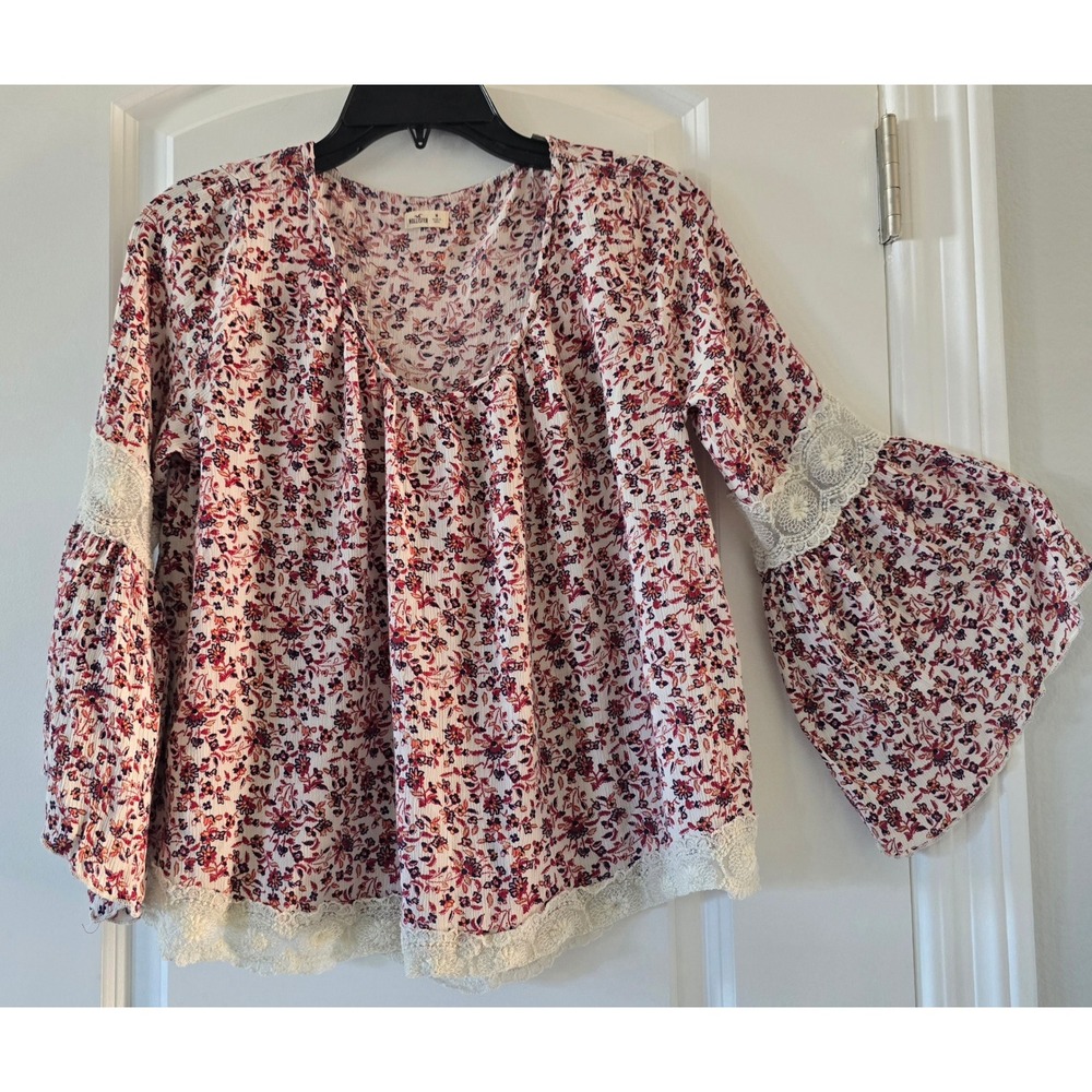 Hollister Floral Bell Sleeve Boho Blouse Lace Trim Cream Burgundy Womens Medium